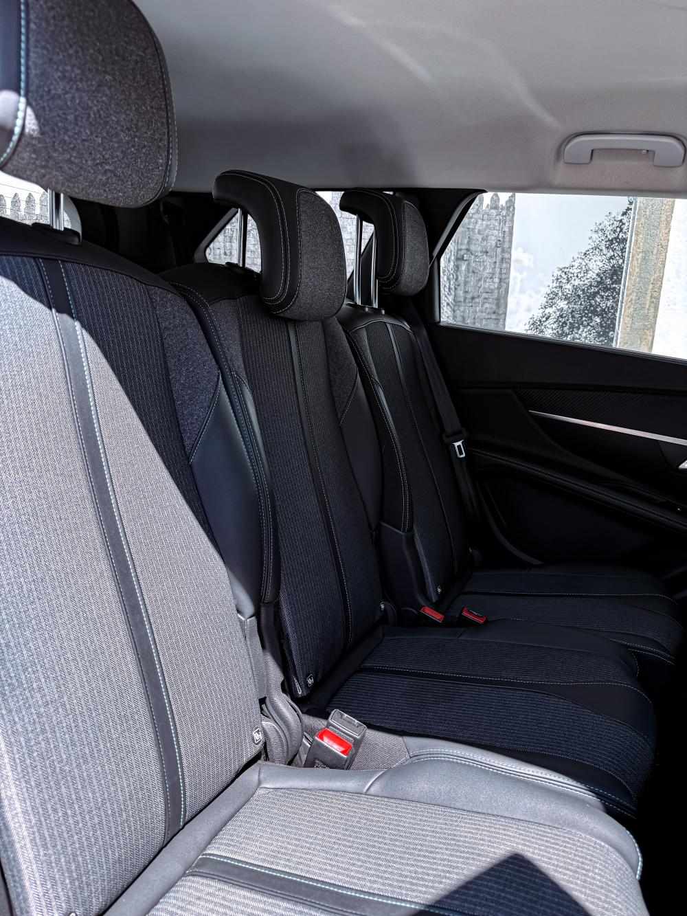peugeot-5008-2022-diesel-1499cc