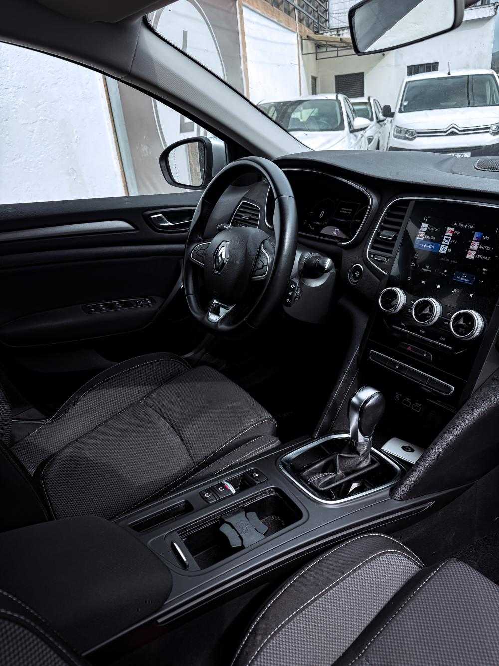 renault-megane-sport-tourer-2023-hibrido-a-gasolina-1598cc