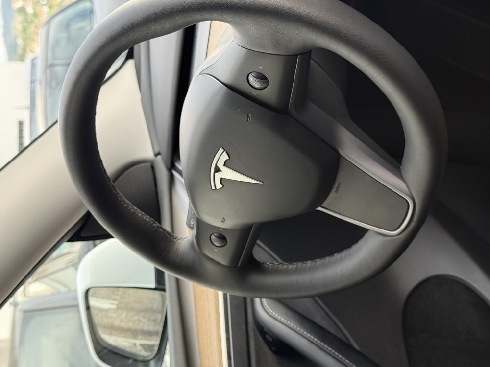 tesla-model-y-2022-eletrico-0cc