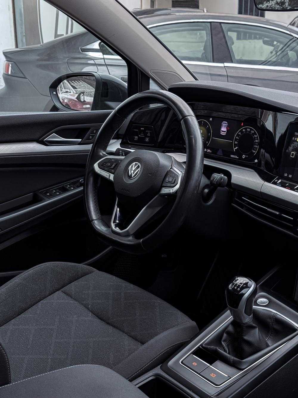volkswagen-golf-2022-diesel-1968cc