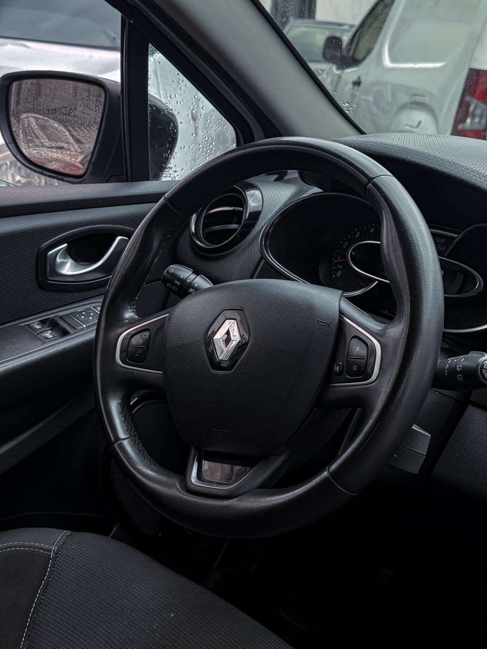 renault-clio-sport-tourer-2017-diesel-1461cc