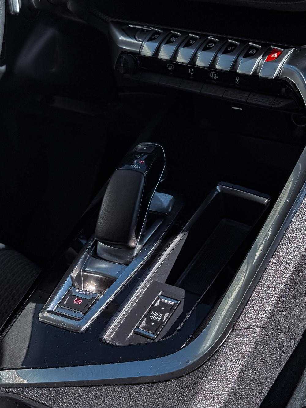 peugeot-3008-2022-hibrido-a-gasolina-1598cc
