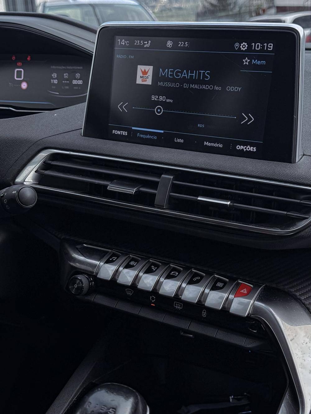 peugeot-5008-2022-diesel-1499cc