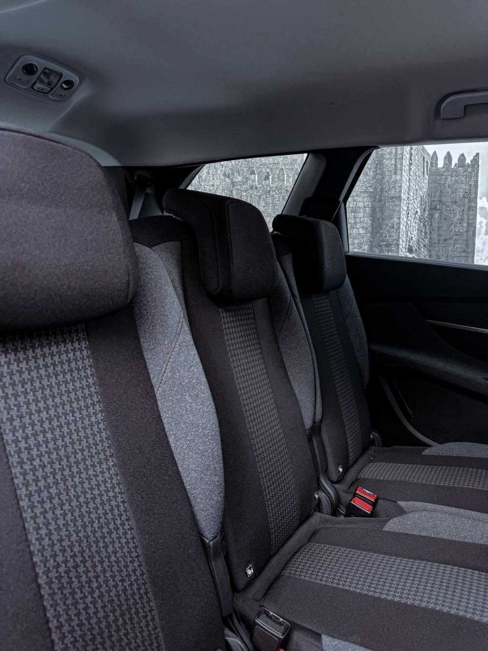peugeot-5008-2022-diesel-1499cc