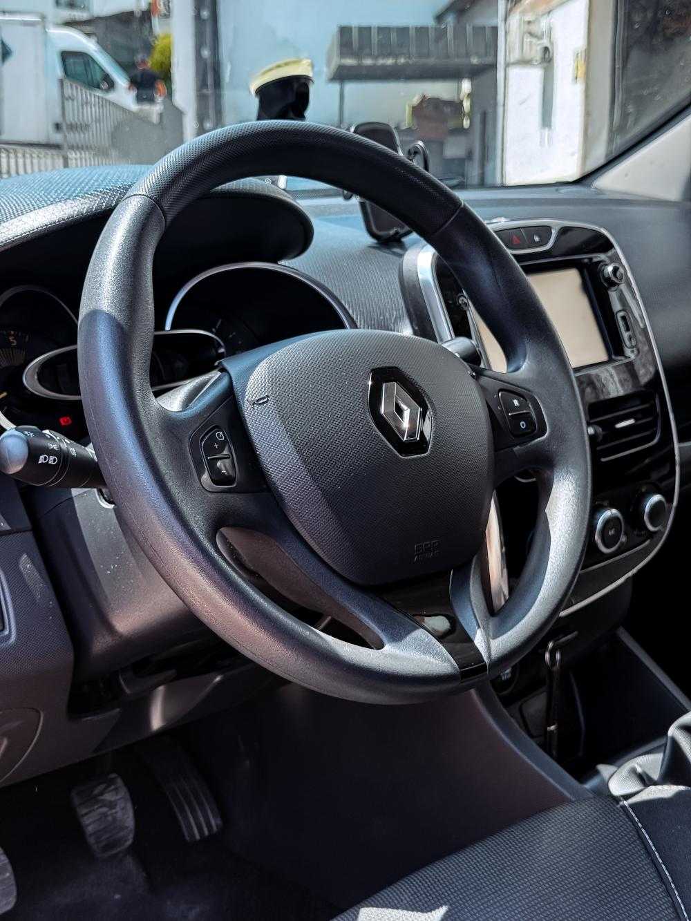 renault-clio-sport-tourer-2015-diesel-1461cc