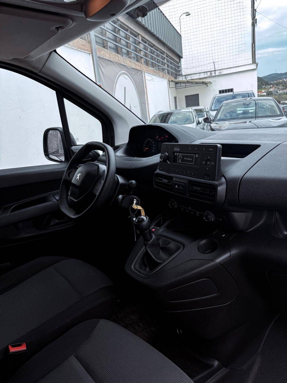 peugeot-partner-2022-diesel-1499cc