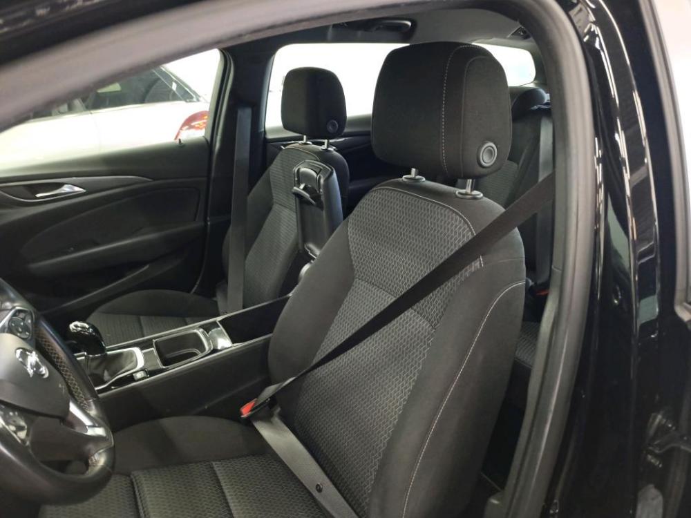 opel-insignia-sports-tourer-2021-diesel-1496cc