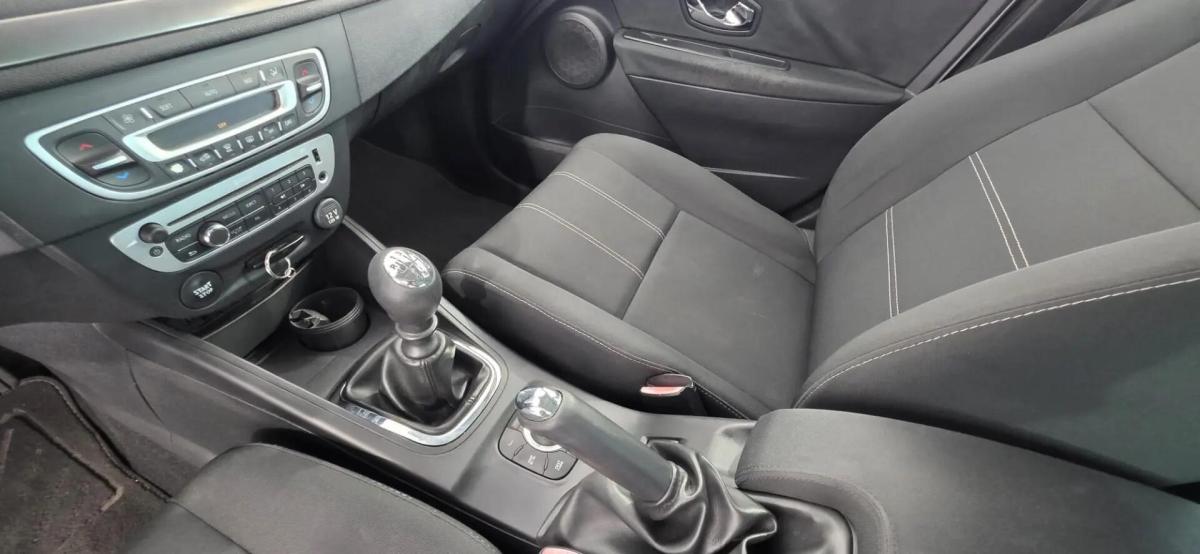 renault-megane-sport-tourer-2013-diesel-1461cc