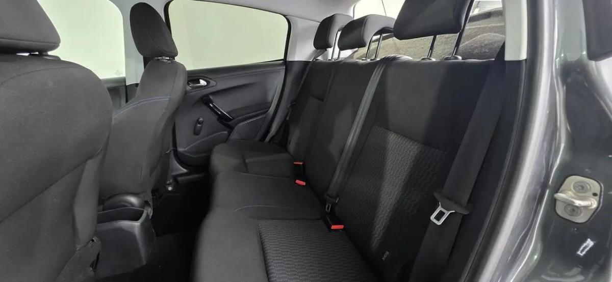 peugeot-208-2017-gasolina-1199cc