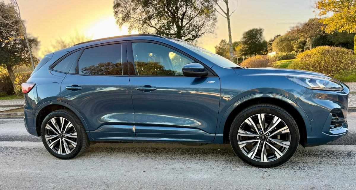 ford-kuga-2022-hibrido-2488cc