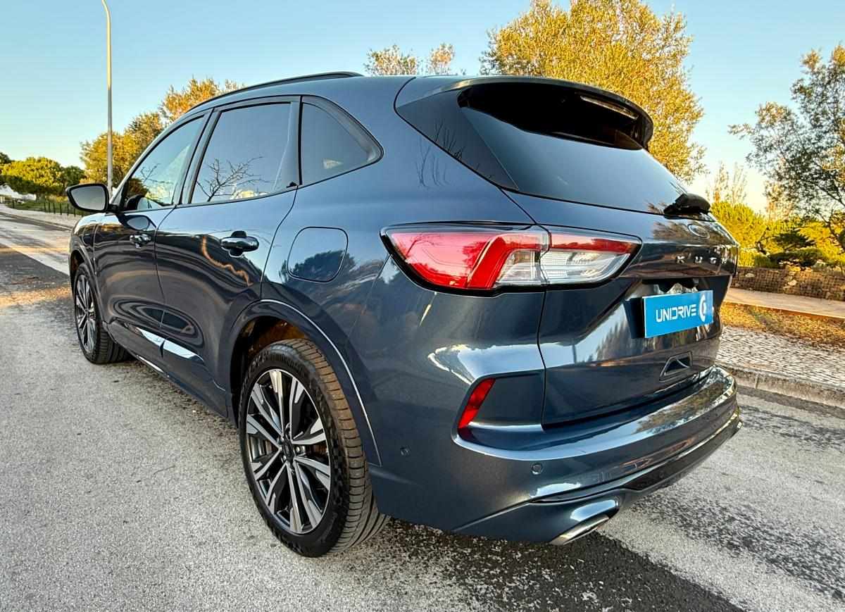 ford-kuga-2022-hibrido-2488cc