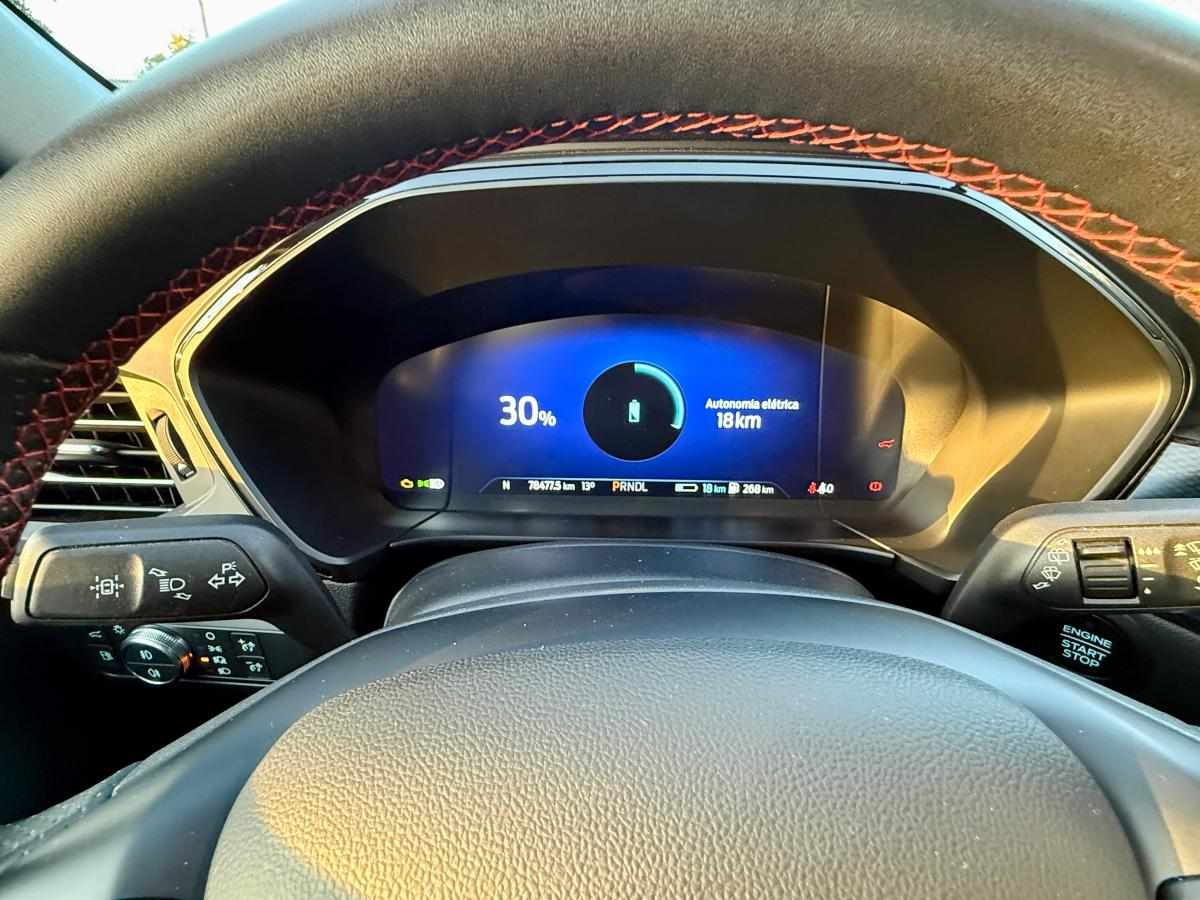 ford-kuga-2022-hibrido-2488cc
