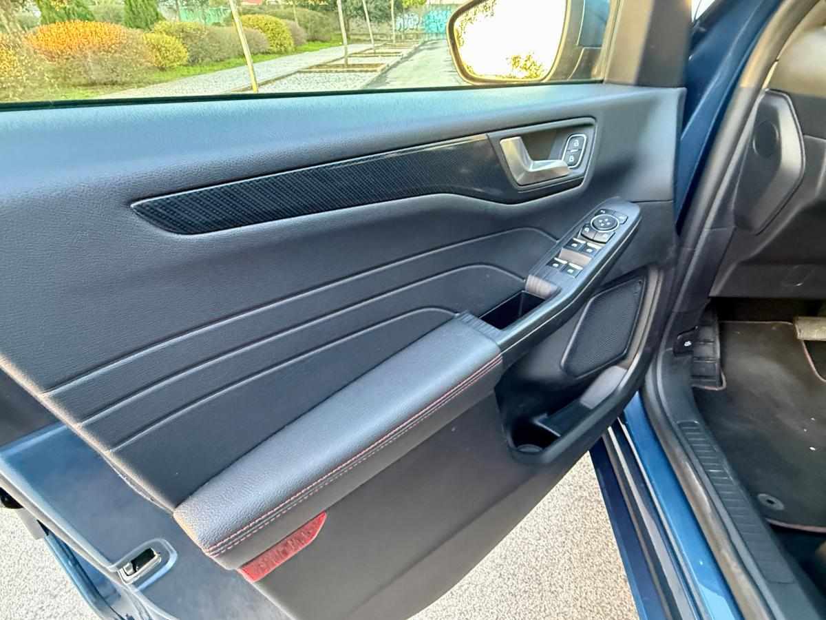 ford-kuga-2022-hibrido-2488cc