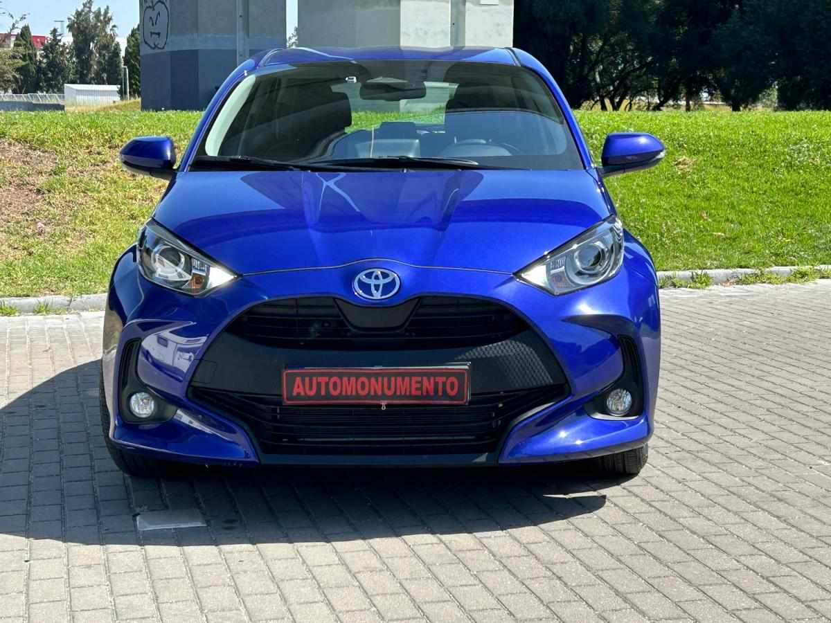 toyota-yaris-2024-hibrido-a-gasolina-1490cc