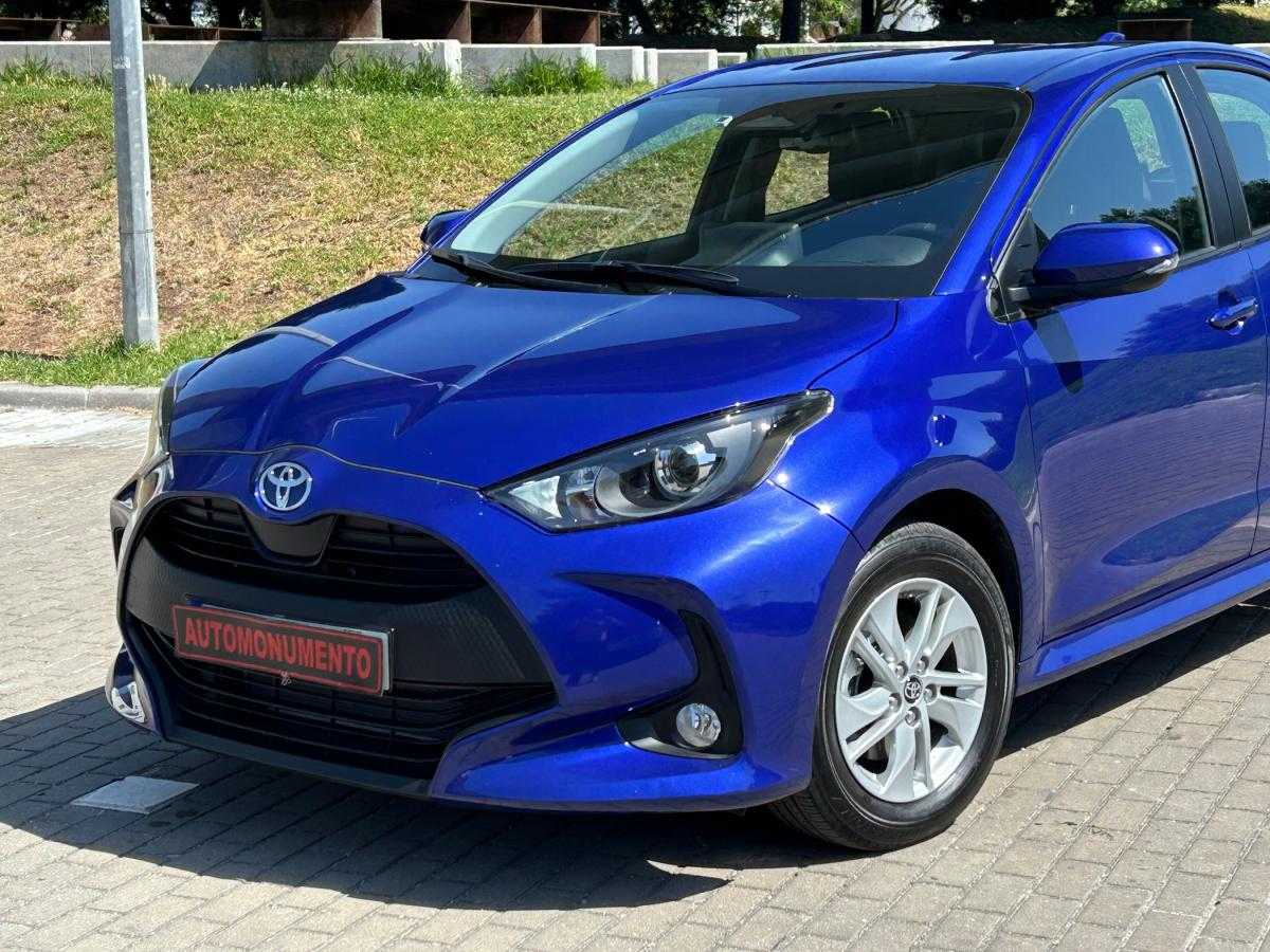 toyota-yaris-2024-hibrido-a-gasolina-1490cc