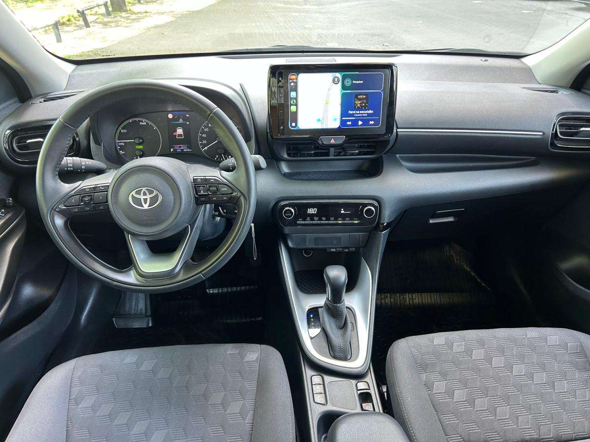 toyota-yaris-2024-hibrido-a-gasolina-1490cc