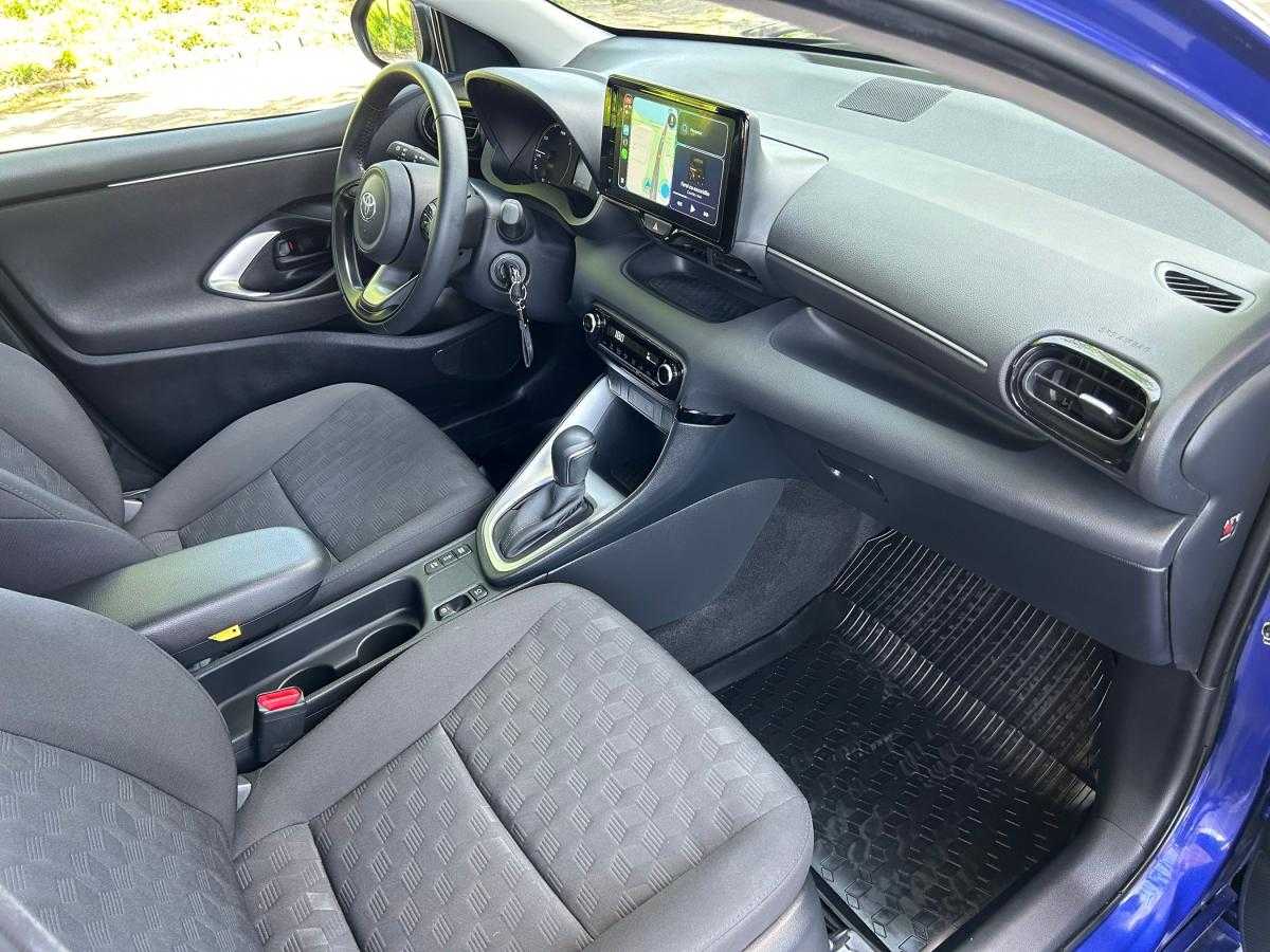 toyota-yaris-2024-hibrido-a-gasolina-1490cc