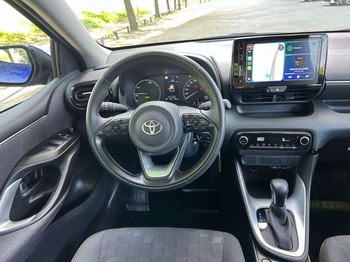 toyota-yaris-2024-hibrido-a-gasolina-1490cc