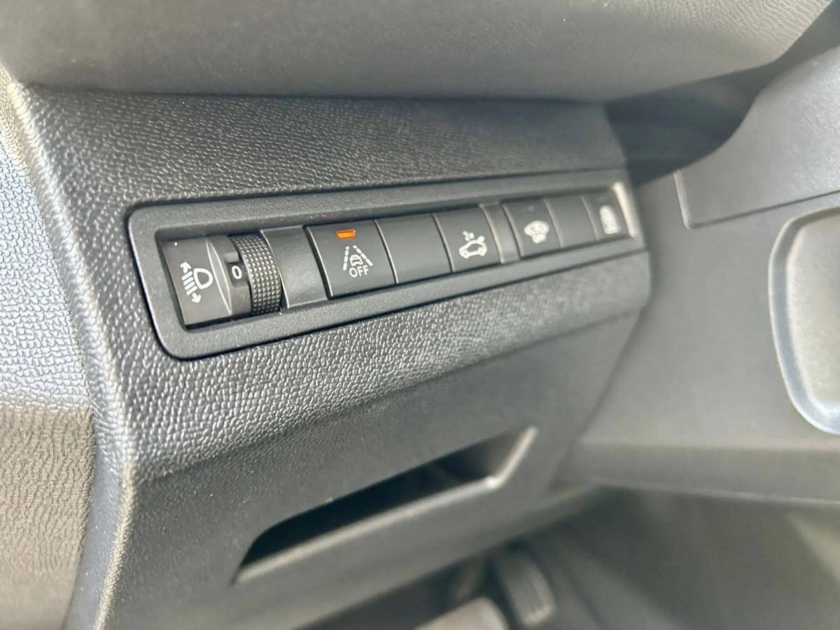peugeot-5008-2023-diesel-1499cc