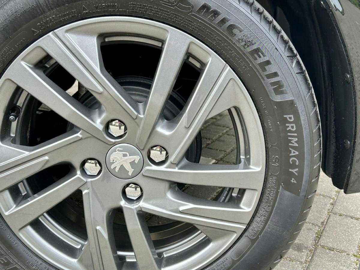 peugeot-208-2022-gasolina-1199cc