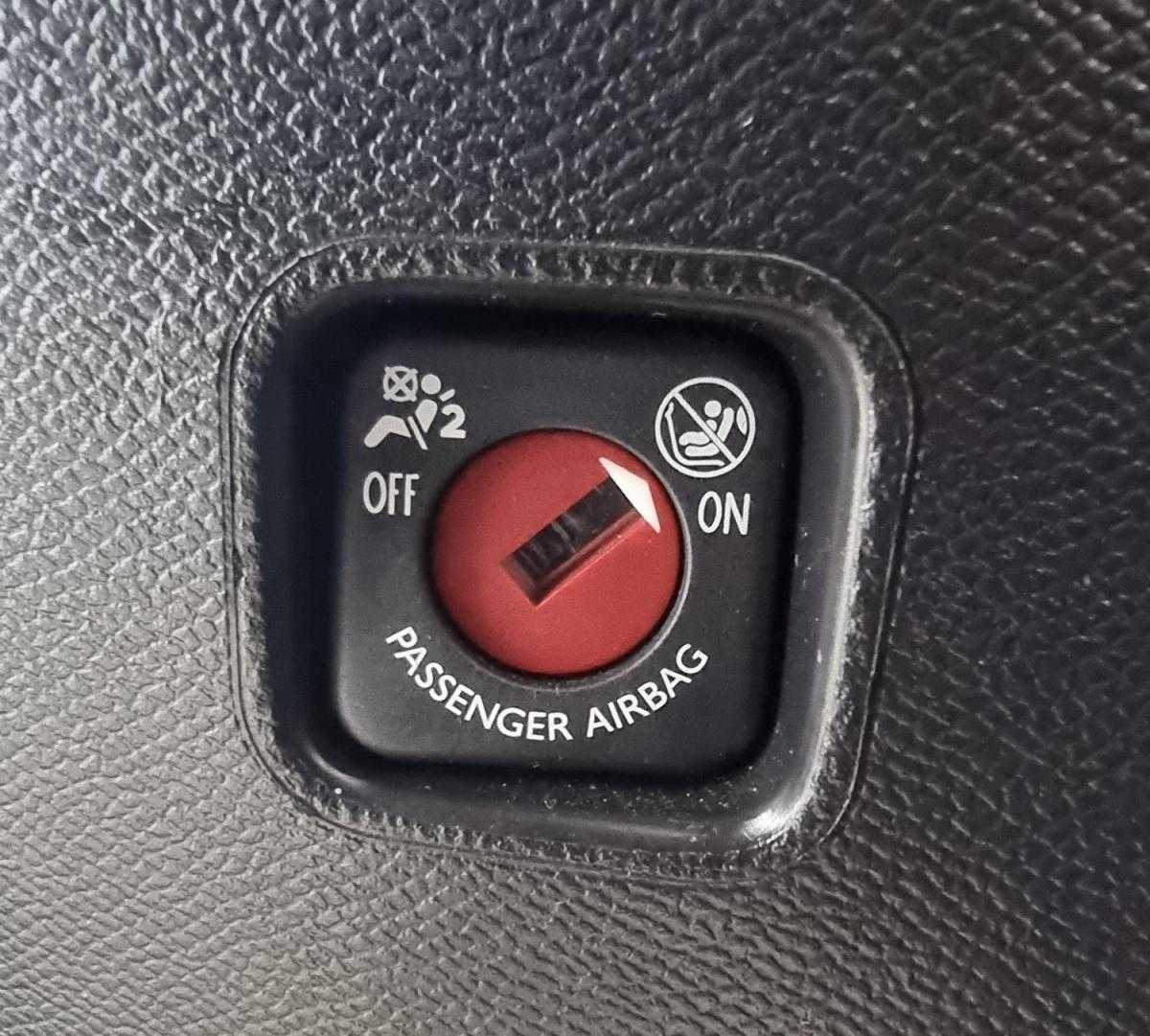peugeot-208-2024-gasolina-1199cc
