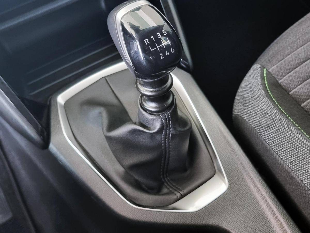 peugeot-208-2024-gasolina-1199cc