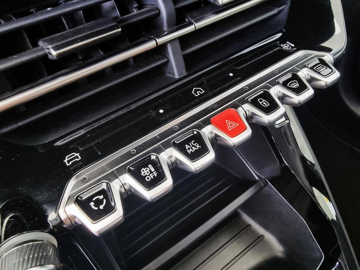 peugeot-208-2024-gasolina-1199cc