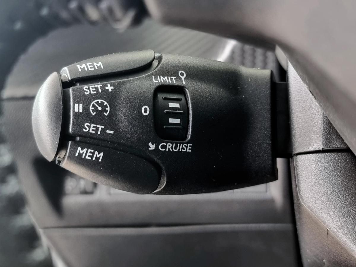 peugeot-208-2024-gasolina-1199cc