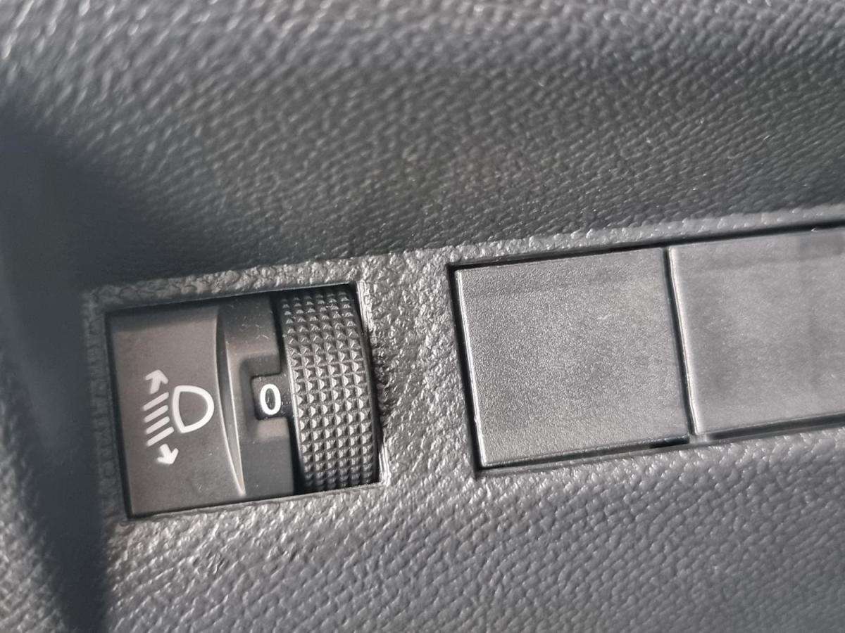 peugeot-208-2024-gasolina-1199cc