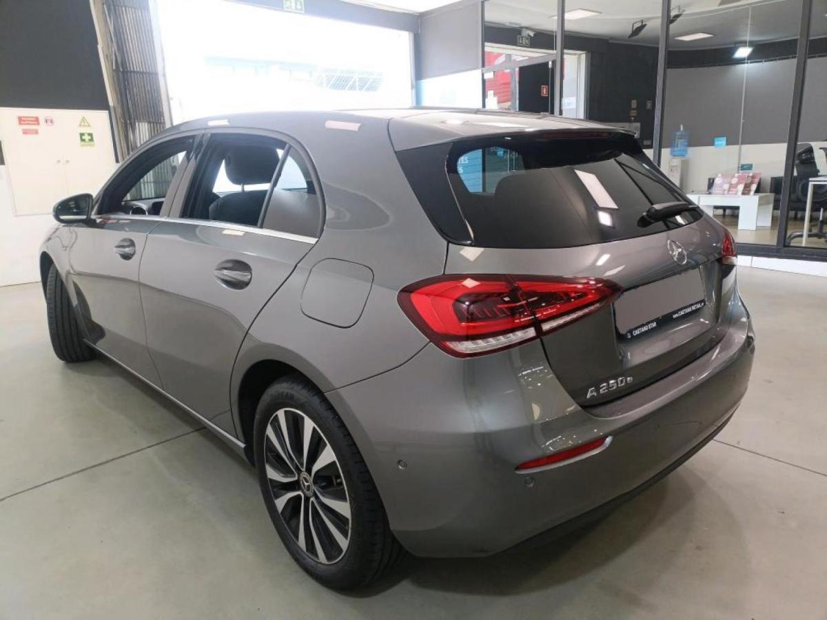 mercedes-benz-classe-a-2021-hibrido-a-gasolina-1332cc