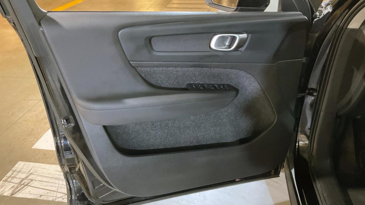 volvo-xc40-2023-gasolina-1477cc