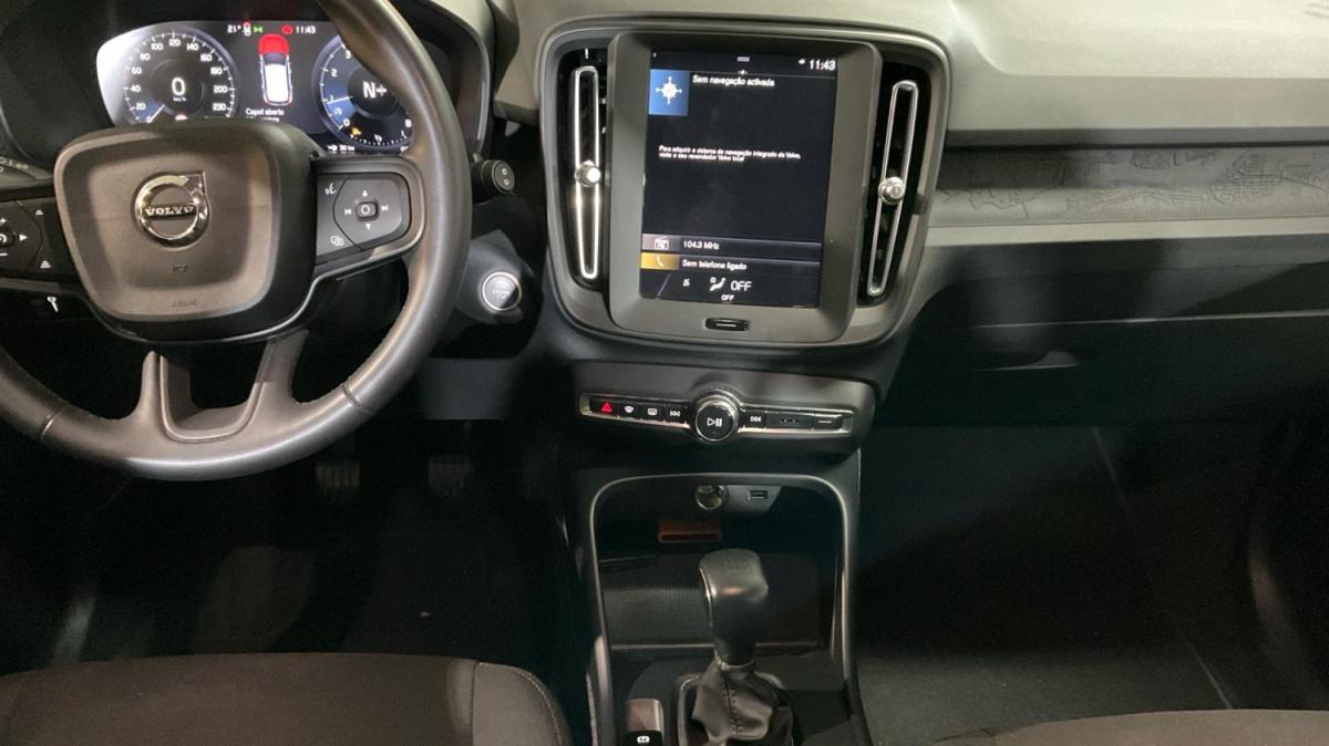volvo-xc40-2023-gasolina-1477cc