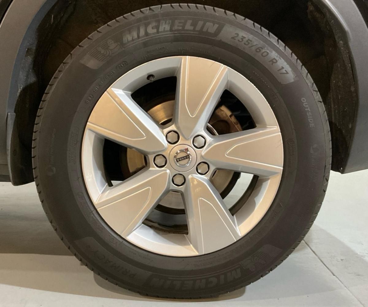 volvo-xc40-2023-gasolina-1477cc