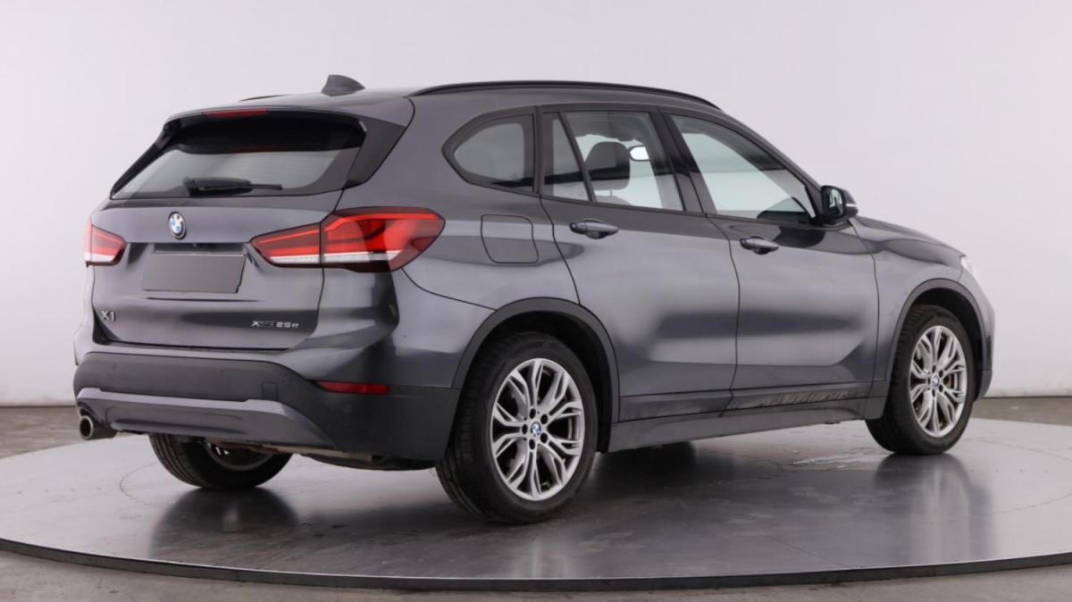 bmw-x1-2021-hibrido-a-gasolina-1499cc