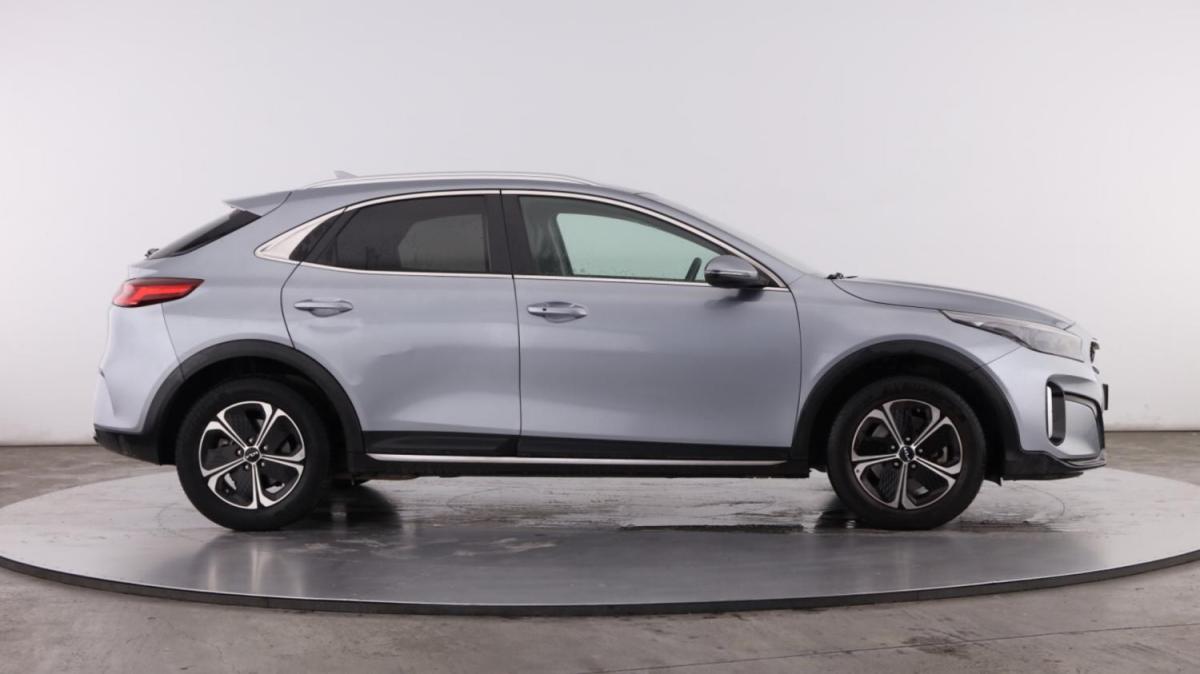 kia-xceed-2023-hibrido-a-gasolina-1580cc