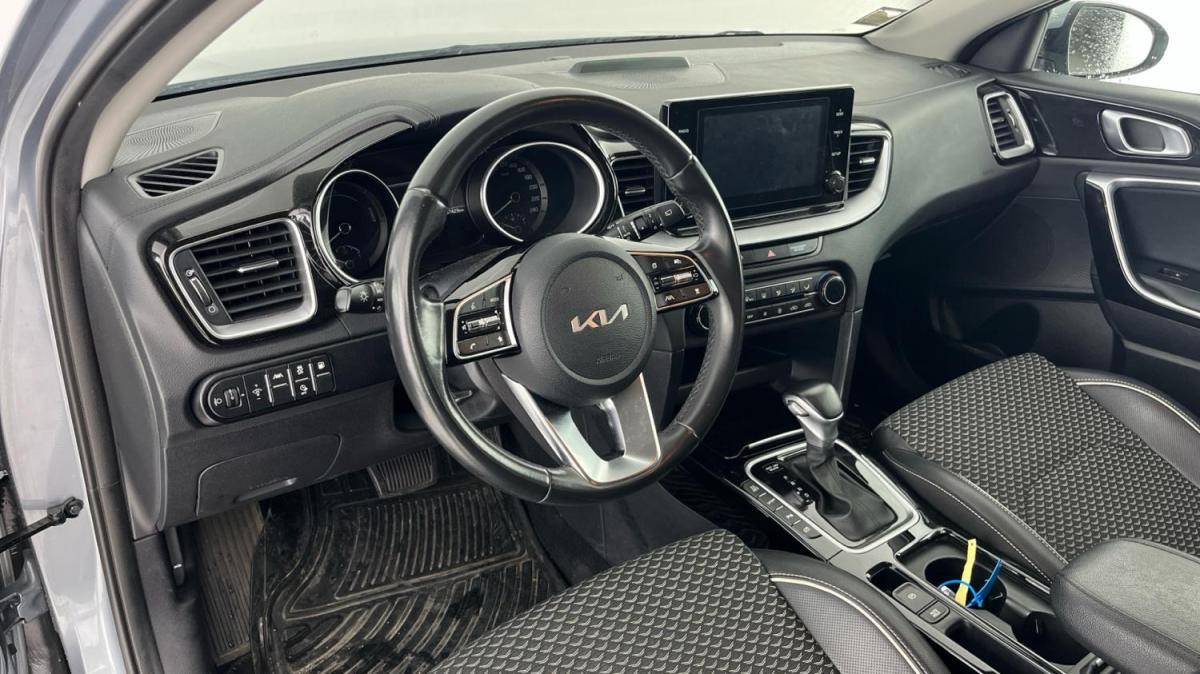 kia-xceed-2023-hibrido-a-gasolina-1580cc