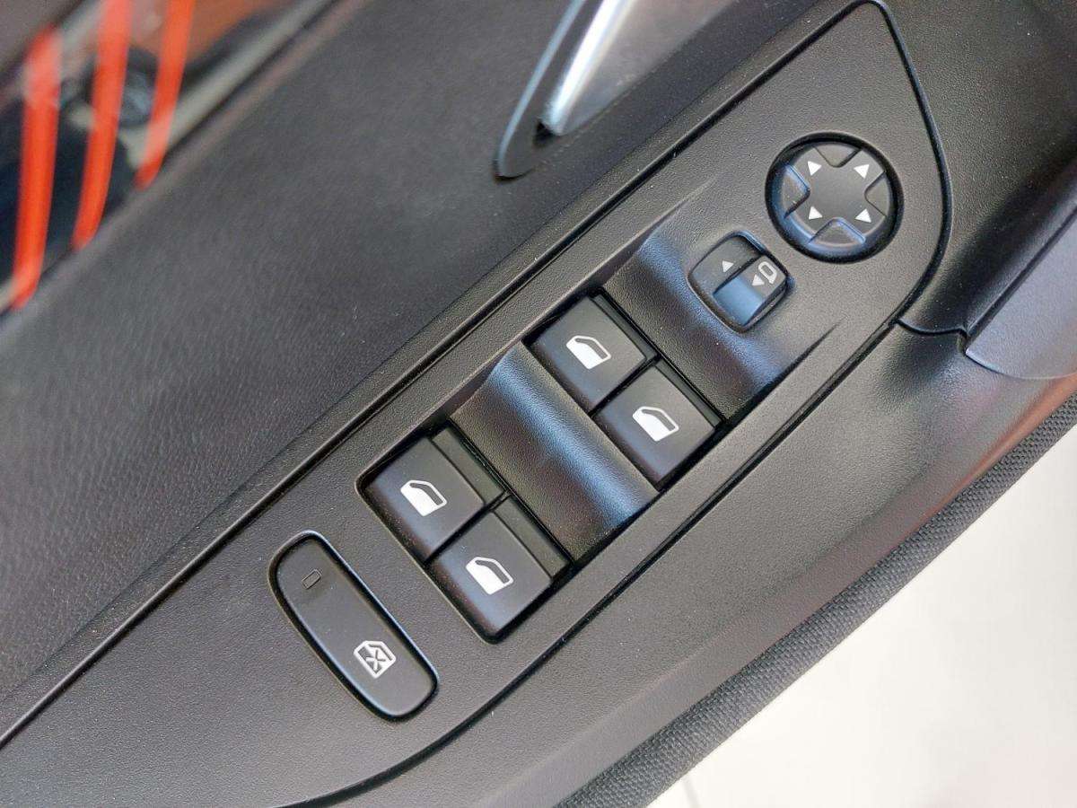 peugeot-e-2008-2021-eletrico-0cc