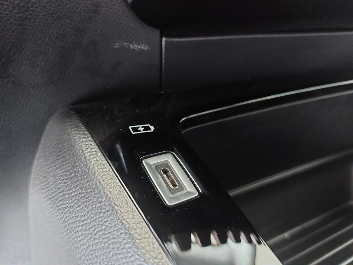 peugeot-e-2008-2021-eletrico-0cc