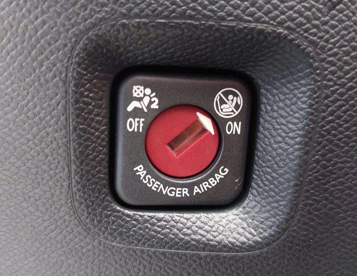 peugeot-e-2008-2021-eletrico-0cc