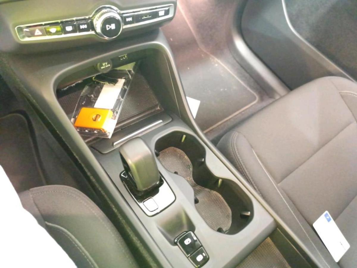 volvo-xc40-2022-hibrido-a-gasolina-1477cc