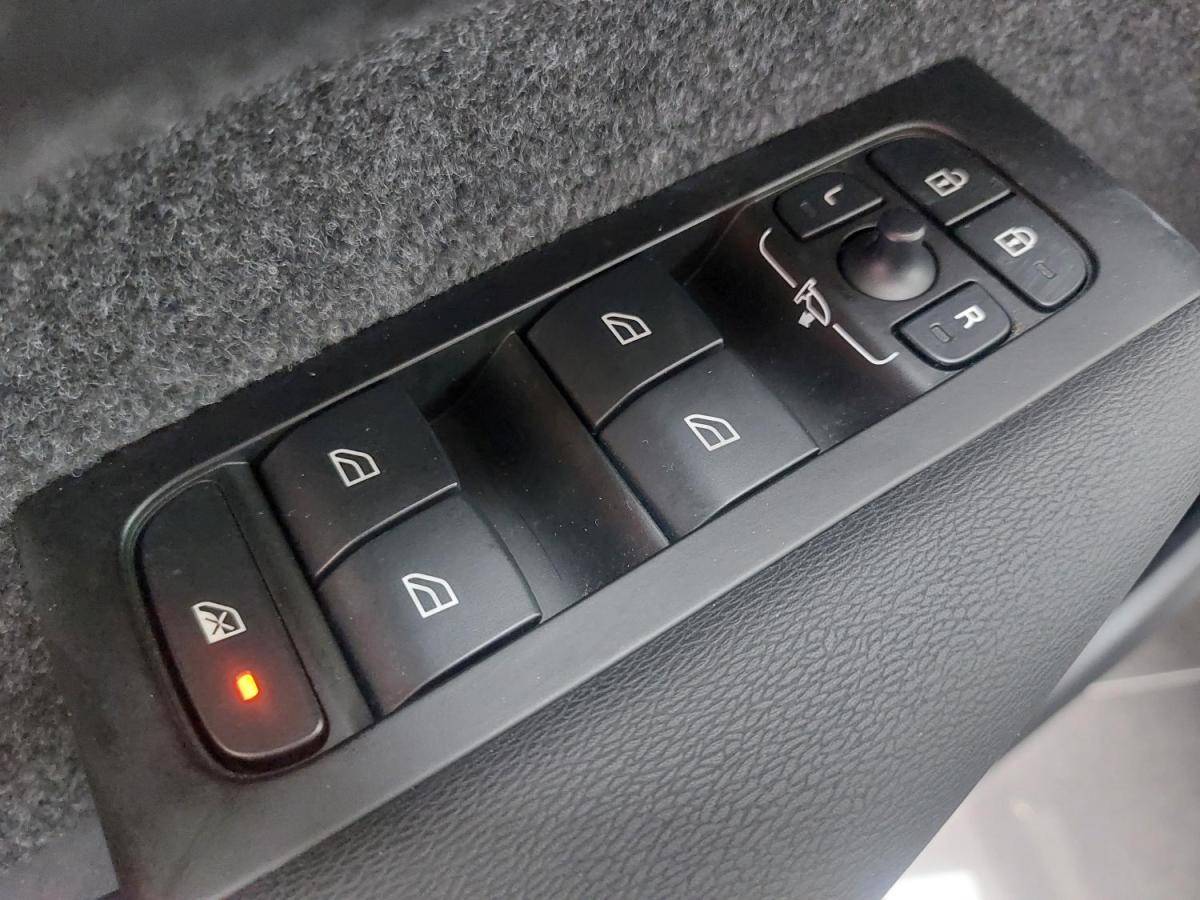 volvo-xc40-2021-hibrido-a-gasolina-1477cc