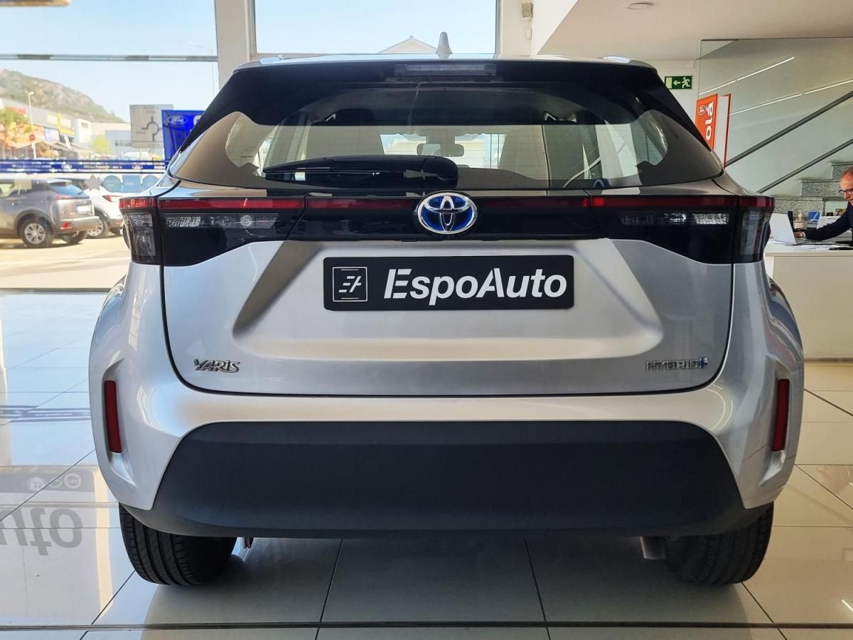 toyota-yaris-cross-2023-hibrido-a-gasolina-1490cc