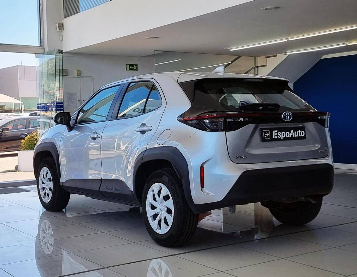toyota-yaris-cross-2023-hibrido-a-gasolina-1490cc