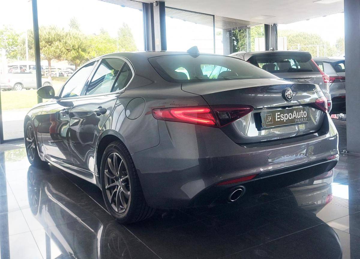 alfa-romeo-giulia-2017-diesel-2143cc