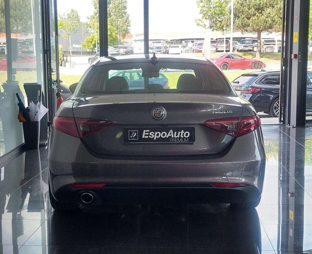 alfa-romeo-giulia-2017-diesel-2143cc