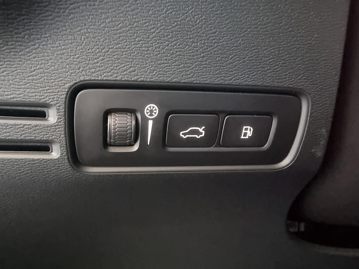 volvo-xc40-2022-hibrido-a-gasolina-1477cc