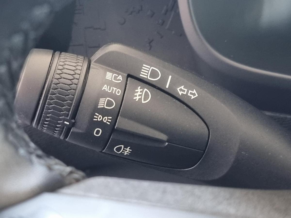volvo-xc40-2022-hibrido-a-gasolina-1477cc