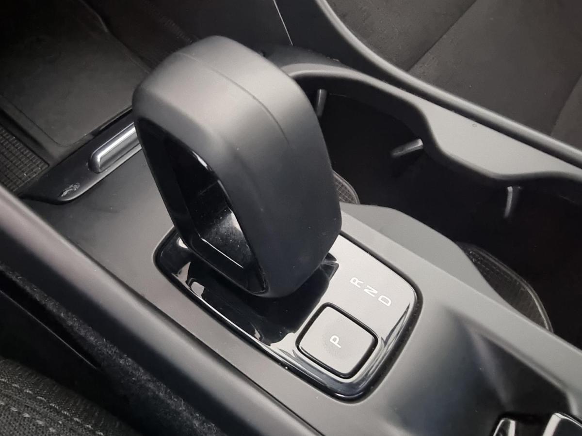 volvo-xc40-2022-hibrido-a-gasolina-1477cc