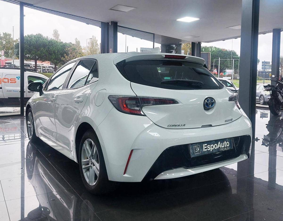 toyota-corolla-2021-hibrido-a-gasolina-1798cc