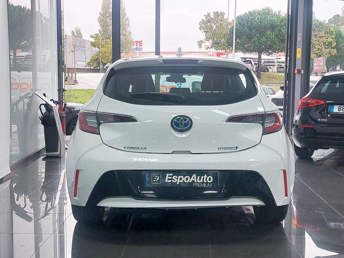 toyota-corolla-2021-hibrido-a-gasolina-1798cc